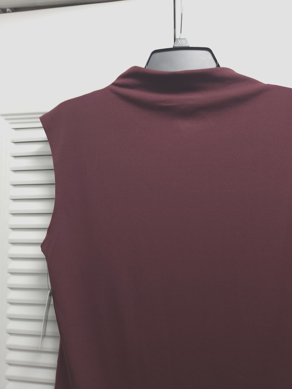 Nine West Sleeveless Mock Neck Top Burgundy Stretch Knit Size L NWT - Picture 7 of 10
